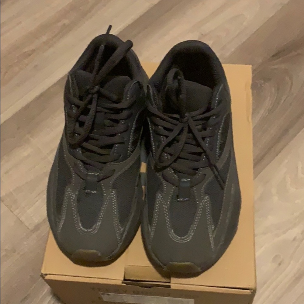 Yeezy 700